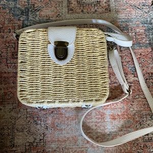 Woven mini crossbody.